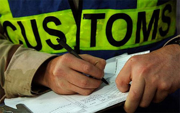 Customs-clearing-agents-696×439